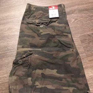 Men’s Faded Glory Cargo Shorts Size 38 NWT